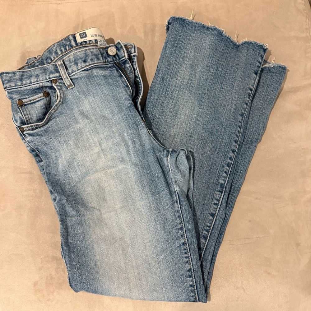 GAP Women's Faded Blue Straight Low Rise Boot cut Jeans Size‎ 12Reg